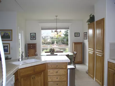 2081 Princeton Way, Redding, CA 96003 photo 5