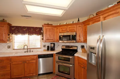 844 Paramount Way, Redding, CA 96003 photo 10