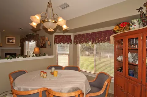844 Paramount Way, Redding, CA 96003 photo 12