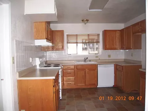 2341 Jonquil Way, Redding, CA 96002 photo 2