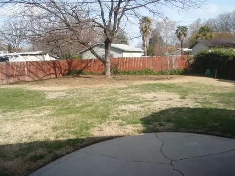 498 South St, Redding, CA 96001 photo 6