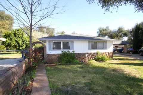 1401 Dominion Dr, Redding, CA 96002 photo 2