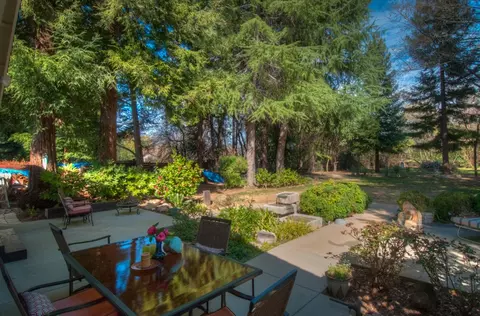 5477 Willow Rd, Redding, CA 96001 photo 2