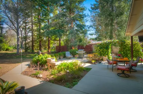 5477 Willow Rd, Redding, CA 96001 photo 3