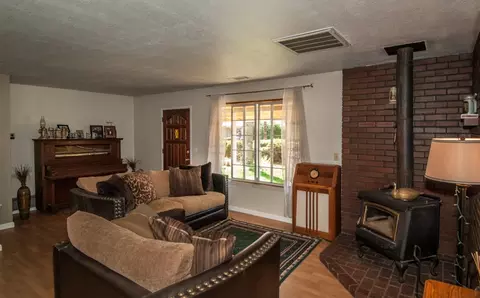 5477 Willow Rd, Redding, CA 96001 photo 8
