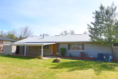 1374 Norman Dr, Redding, CA 96002 photo 4