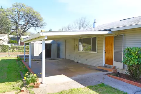 1374 Norman Dr, Redding, CA 96002 photo 6