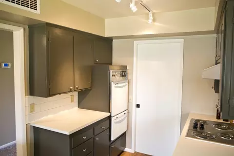1374 Norman Dr, Redding, CA 96002 photo 9
