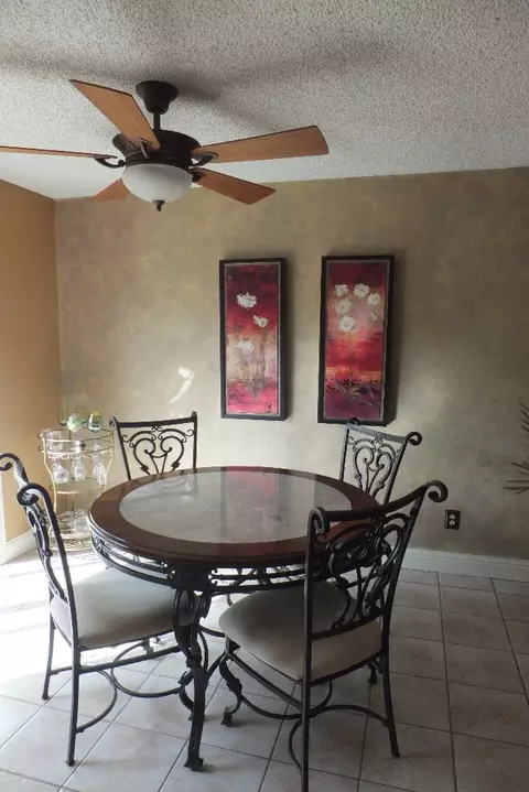 974 Chamise Way, Redding, CA 96002 photo 3