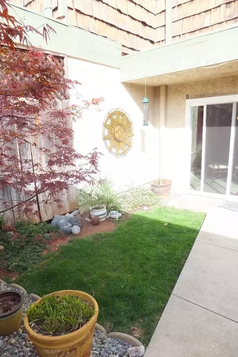 974 Chamise Way, Redding, CA 96002 photo 25