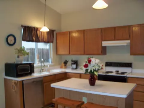 4380 Agnes May Dr, Redding, CA 96002 photo 2