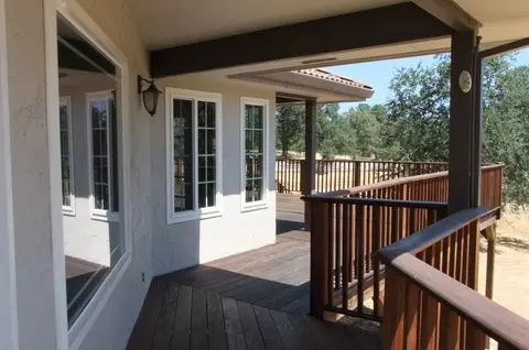 15878 Macleod Dr, Redding, CA 96001 photo 8