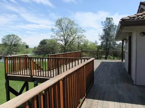 15878 Macleod Dr, Redding, CA 96001 photo 6