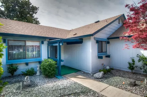 1819 Vega St, Redding, CA 96002 photo 2