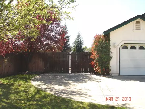 5979 Beaumont Dr, Redding, CA 96003 photo 4