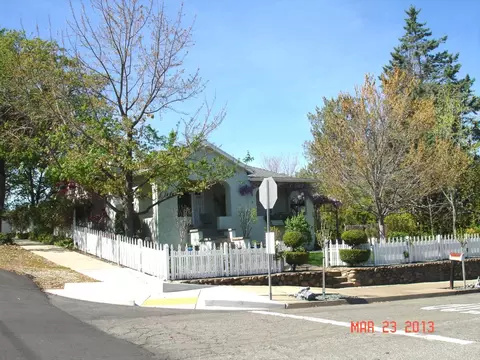 1264 Walnut Ave, Redding, CA 96001 photo 2