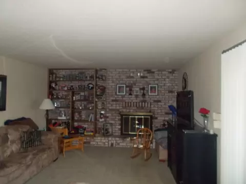 7496 Fiesta Way, Redding, CA 96002 photo 2