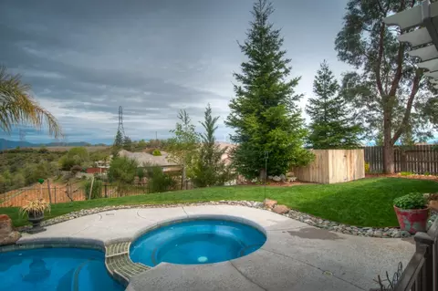 4846 Ferrington Ct, Redding, CA 96003 photo 4