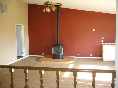 21805 Glenda Ln, Redding, CA 96003 photo 9