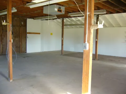 21805 Glenda Ln, Redding, CA 96003 photo 4