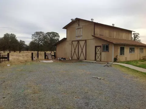 21805 Glenda Ln, Redding, CA 96003 photo 2