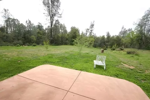 11686 Nash Rd, Redding, CA 96003 photo 2
