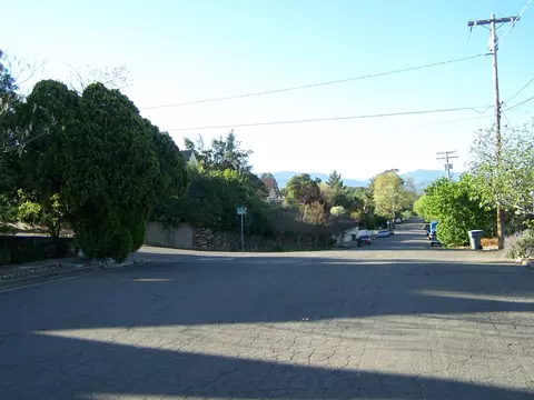 2125 Chestnut St, Redding, CA 96001 photo 25