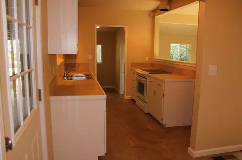 17684 Petty Ln, Redding, CA 96003 photo 7