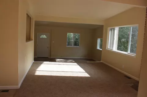 17684 Petty Ln, Redding, CA 96003 photo 3