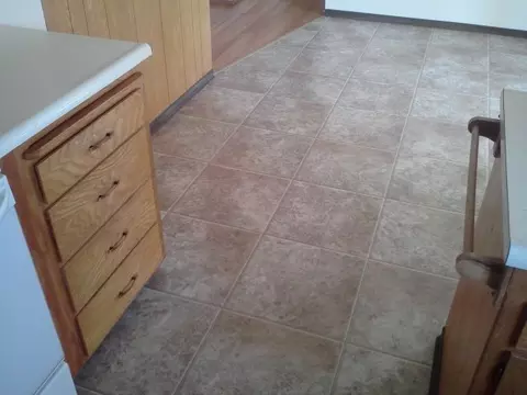 1875 Riviera Dr, Redding, CA 96001 photo 7
