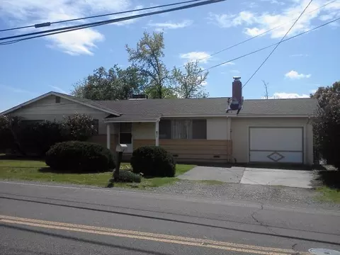 1875 Riviera Dr, Redding, CA 96001 photo 2