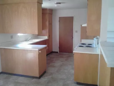 1875 Riviera Dr, Redding, CA 96001 photo 6