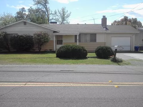 1875 Riviera Dr, Redding, CA 96001 photo 1