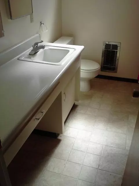 1875 Riviera Dr, Redding, CA 96001 photo 9