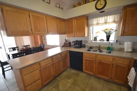 1858 Juarez Ln, Redding, CA 96003 photo 4