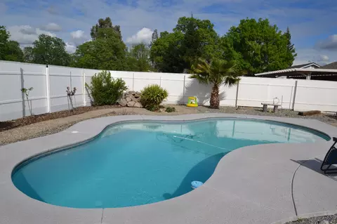 1858 Juarez Ln, Redding, CA 96003 photo 5