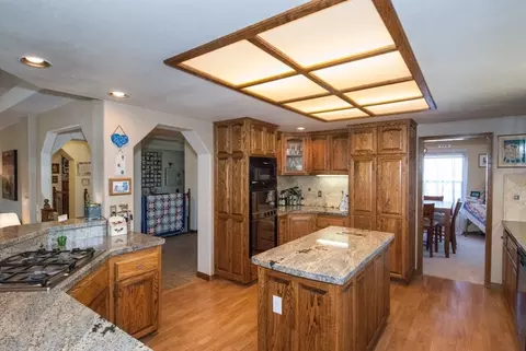 2210 Hope Ln, Redding, CA 96003 photo 2