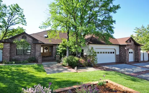 2210 Hope Ln, Redding, CA 96003 photo 1