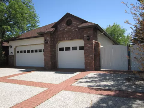 2210 Hope Ln, Redding, CA 96003 photo 5