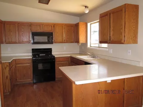 2557 Galaxy Way, Redding, CA 96002 photo 2