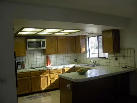 1437 Casa Vereda Way, Redding, CA 96003 photo 3