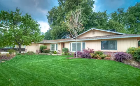 1923 El Verano St, Redding, CA 96002 photo 2