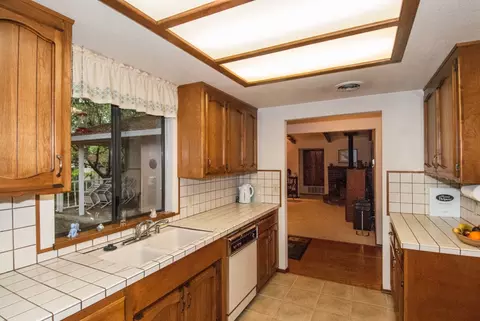 1923 El Verano St, Redding, CA 96002 photo 11
