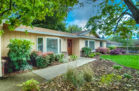 1923 El Verano St, Redding, CA 96002 photo 3