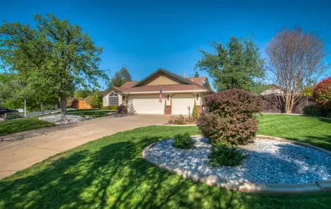 4353 Pintail Dr, Redding, CA 96001 photo 2