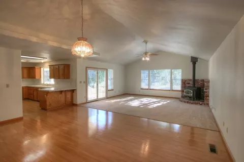 20807 Lonita Trl, Redding, CA 96003 photo 11
