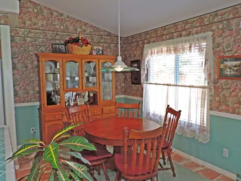 357 River Park Dr, Redding, CA 96003 photo 9