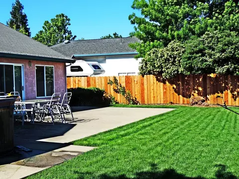 357 River Park Dr, Redding, CA 96003 photo 4
