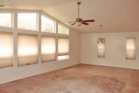 6418 Rodriquez Pl, Weed, CA 96094 photo 4