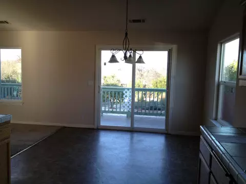910 Collyer Dr, Redding, CA 96003 photo 4